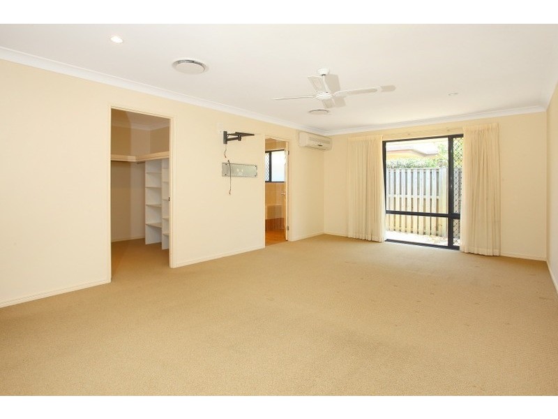 2 Govett Street, Pacific Pines QLD 4211