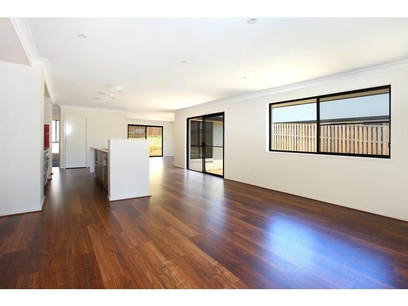 5 Riverbreeze Crescent, Upper Coomera QLD 4209
