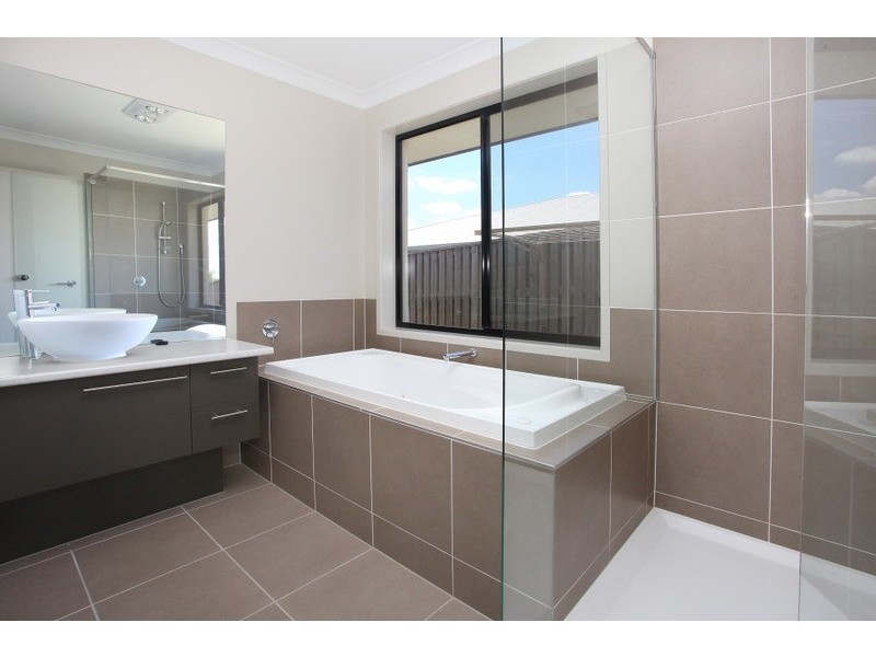 5 Riverbreeze Crescent, Upper Coomera QLD 4209