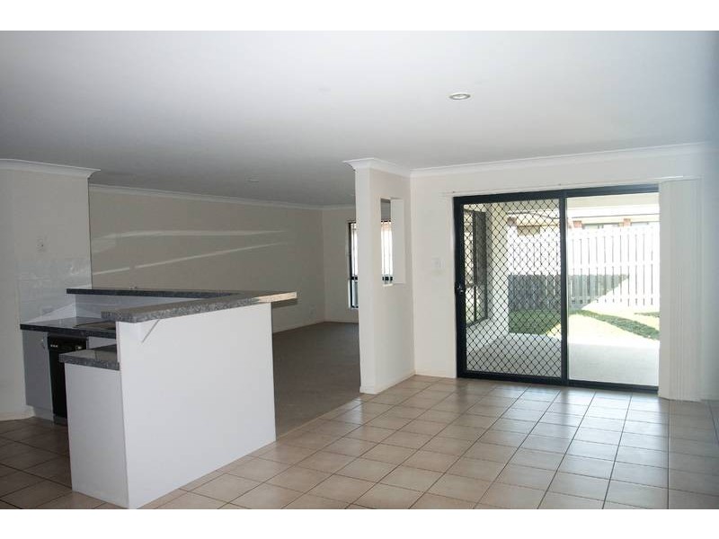 24 Shawnee Crescent, Pimpama QLD 4209