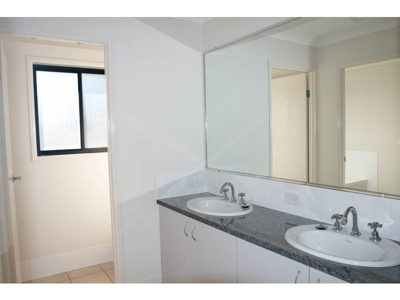 24 Shawnee Crescent, Pimpama QLD 4209