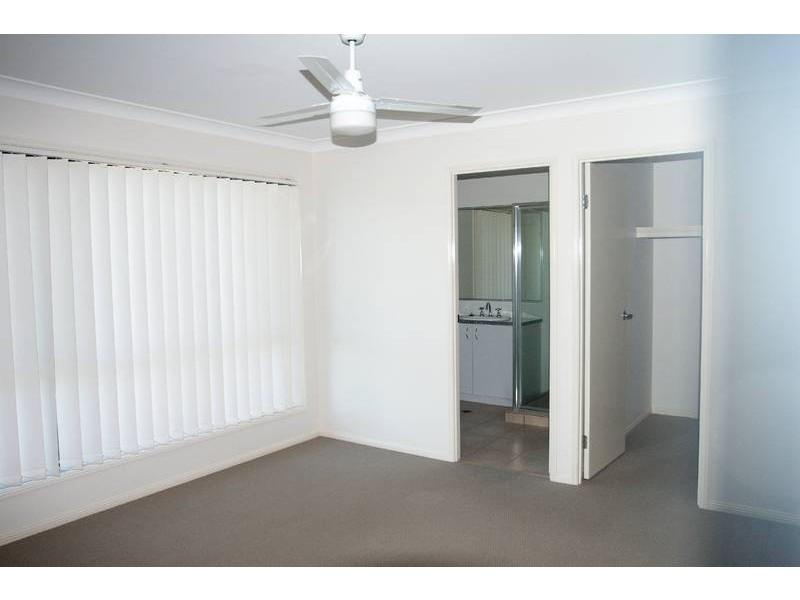 24 Shawnee Crescent, Pimpama QLD 4209