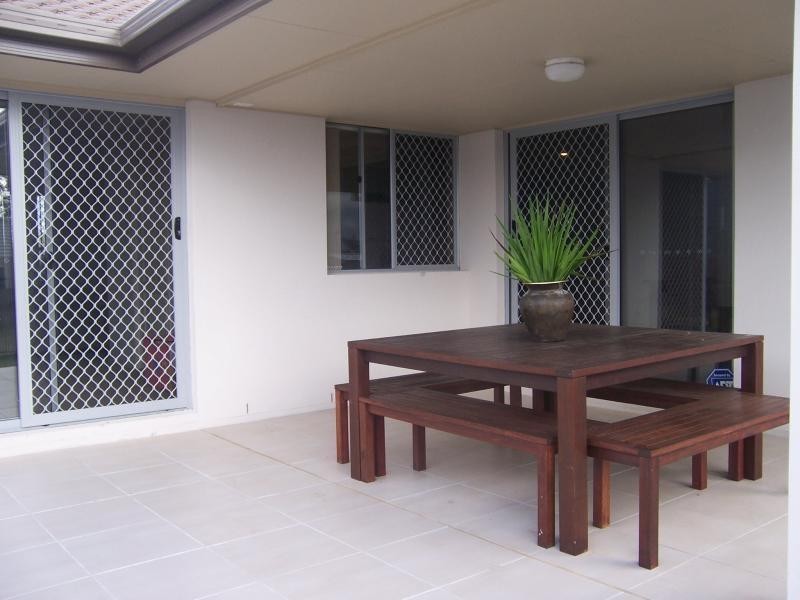 6 Habitat Way, Pimpama QLD 4209
