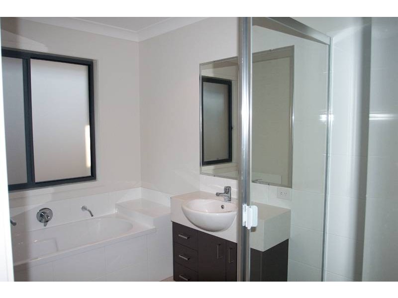 13 Wildflower Circuit, Upper Coomera QLD 4209