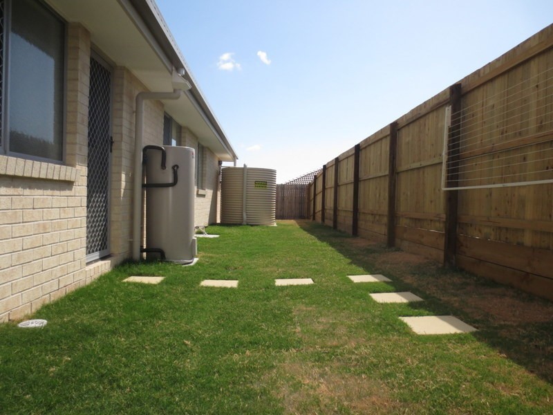 16 Charles Avenue, Pimpama QLD 4209