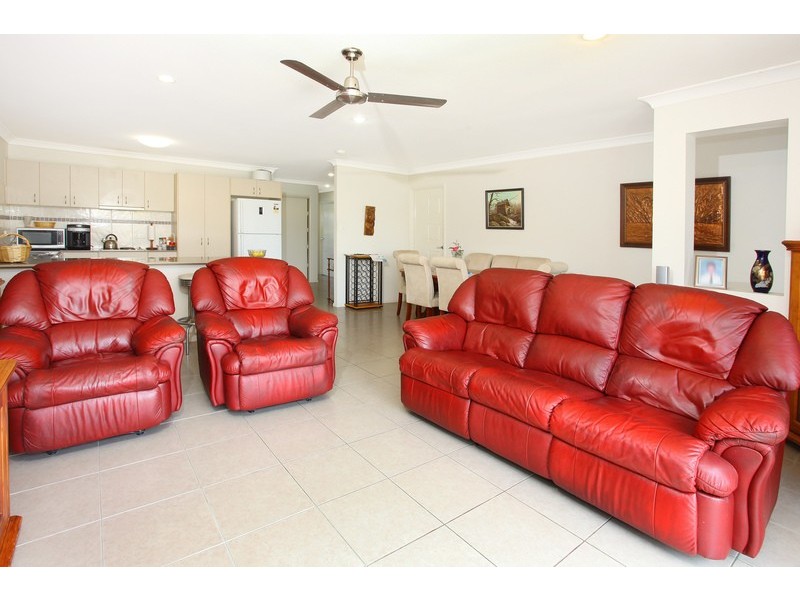 2/1 Bennett Way, Upper Coomera QLD 4209