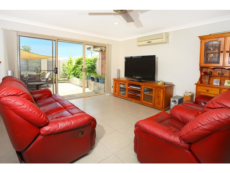2/1 Bennett Way, Upper Coomera QLD 4209