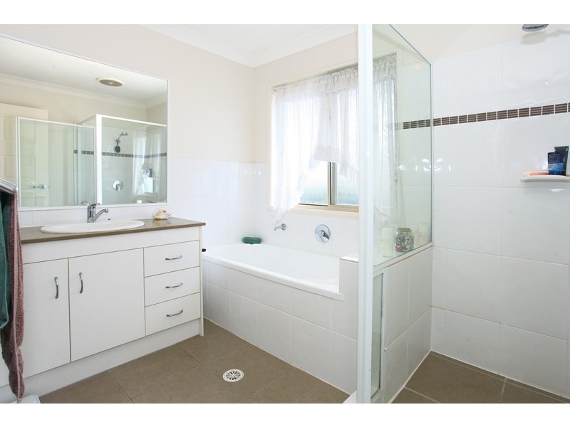 2/1 Bennett Way, Upper Coomera QLD 4209