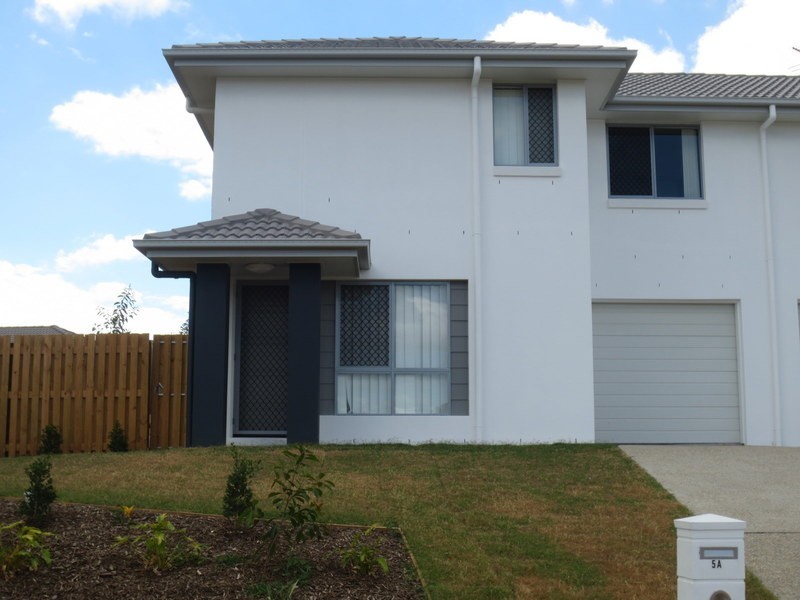 1/5 Copper Parade, Pimpama QLD 4209