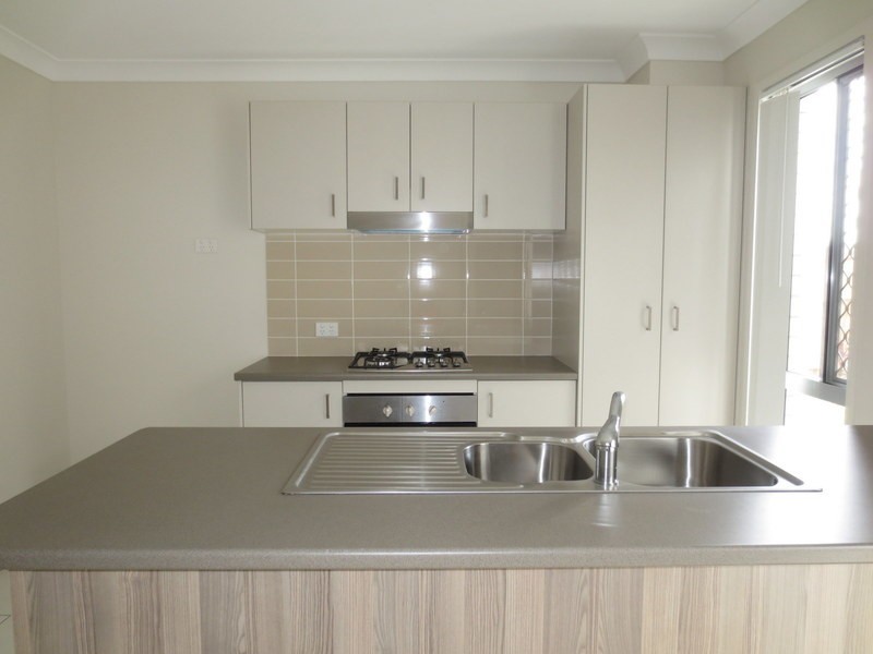 1/5 Copper Parade, Pimpama QLD 4209