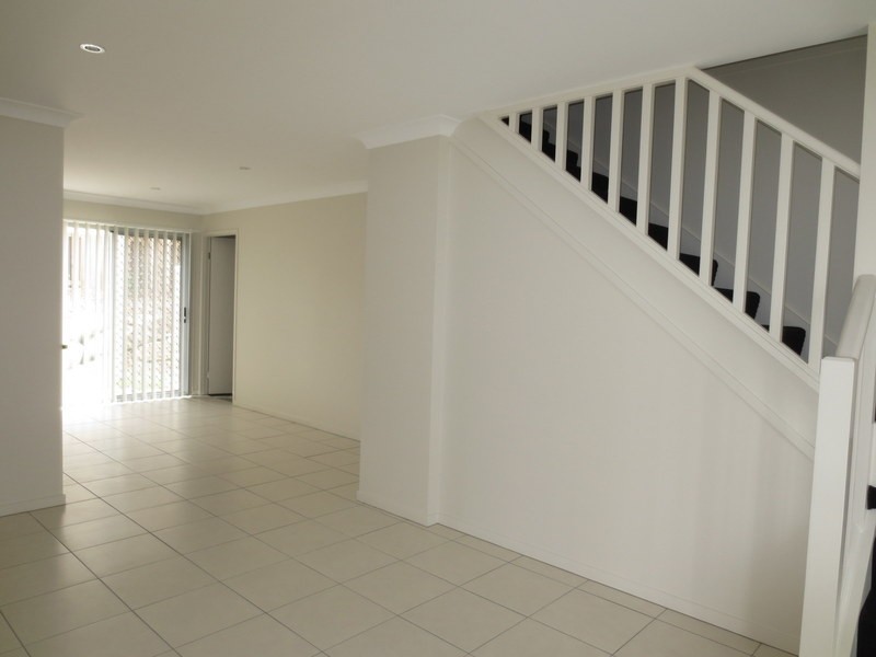 1/5 Copper Parade, Pimpama QLD 4209