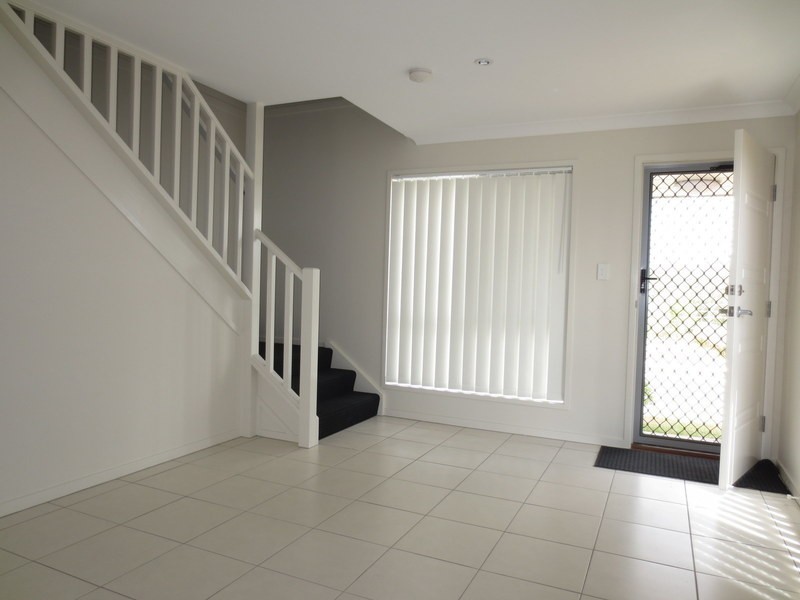 1/5 Copper Parade, Pimpama QLD 4209