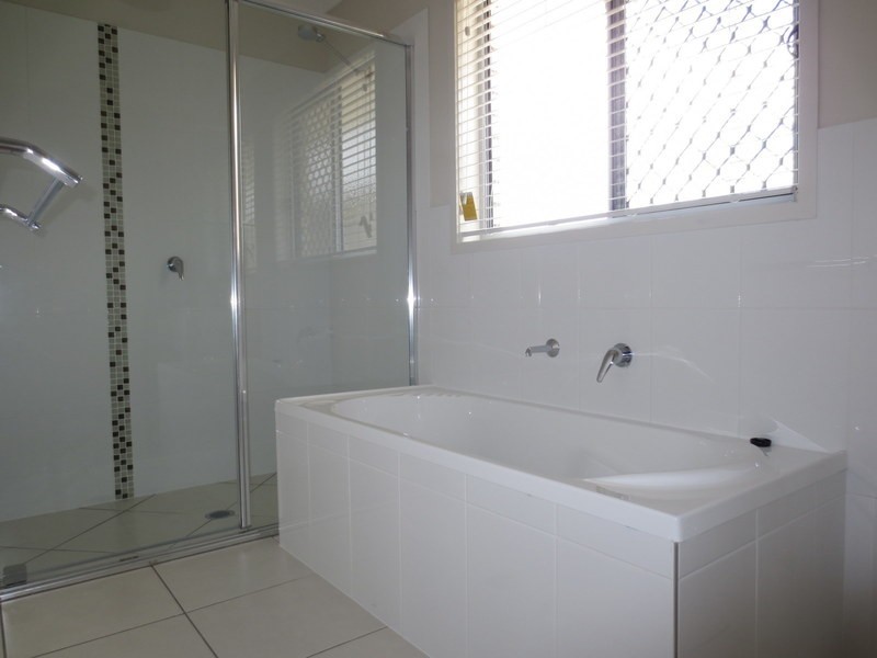 1/5 Copper Parade, Pimpama QLD 4209