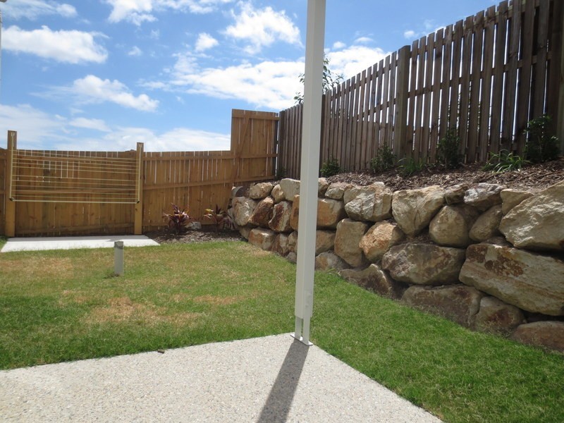 1/5 Copper Parade, Pimpama QLD 4209