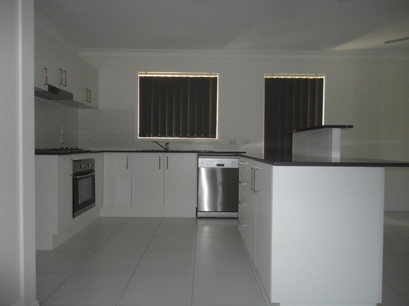 27 Cumulus Circuit, Coomera QLD 4209