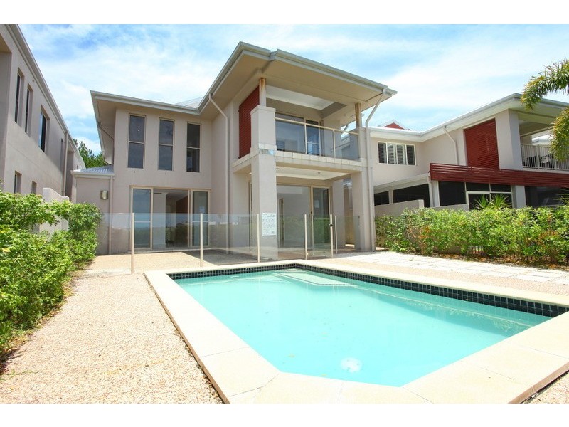 8 Brindabella Close, Coomera Waters QLD 4209