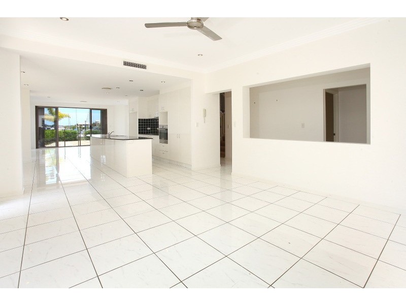 8 Brindabella Close, Coomera Waters QLD 4209