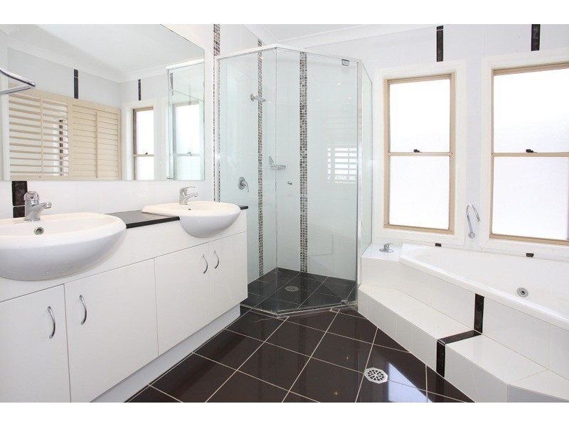 8 Brindabella Close, Coomera Waters QLD 4209