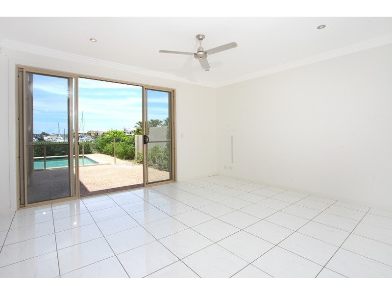 8 Brindabella Close, Coomera Waters QLD 4209