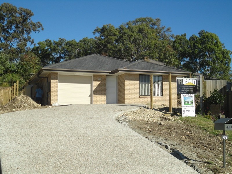 37 Winchester Crescent, Pimpama QLD 4209