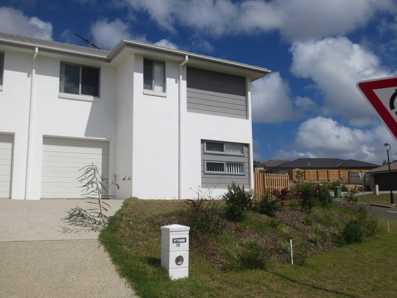 2/5  Copper Parade, Pimpama QLD 4209