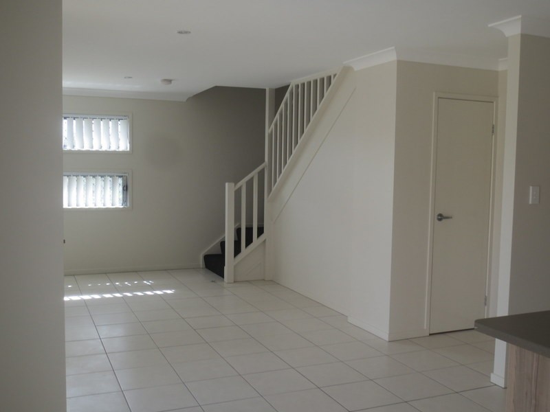 2/5  Copper Parade, Pimpama QLD 4209