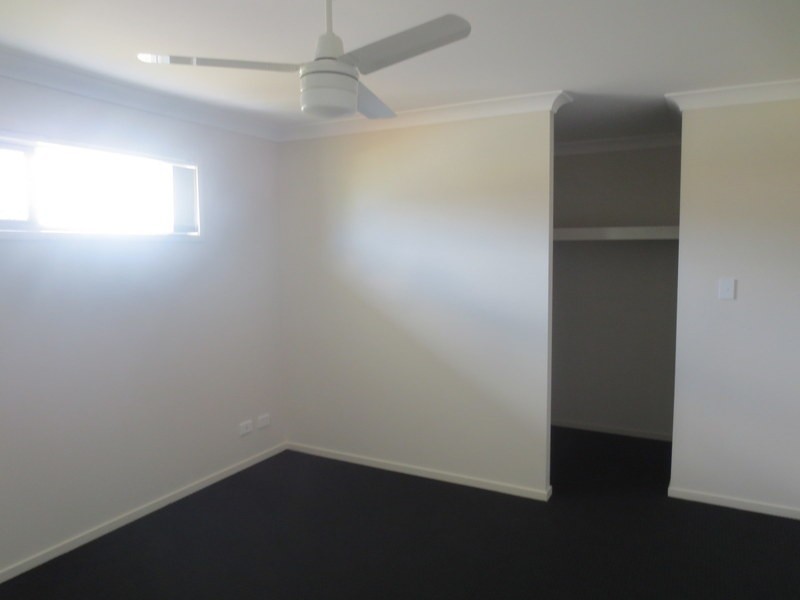 2/5  Copper Parade, Pimpama QLD 4209