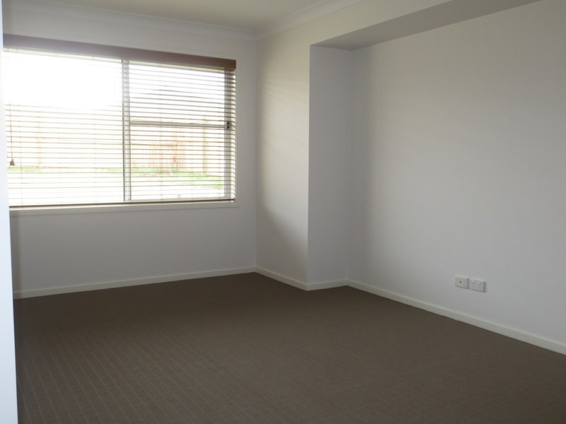 37 Banks Drive, Ormeau QLD 4208