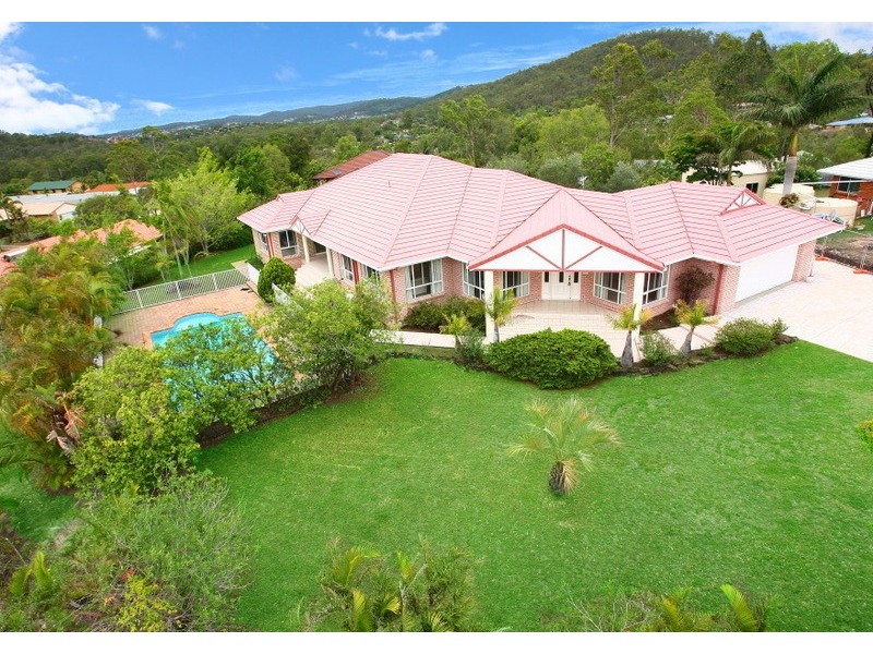 4 Oregon Way, Oxenford QLD 4210