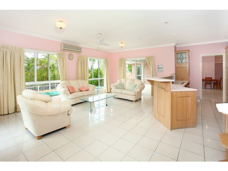 4 Oregon Way, Oxenford QLD 4210