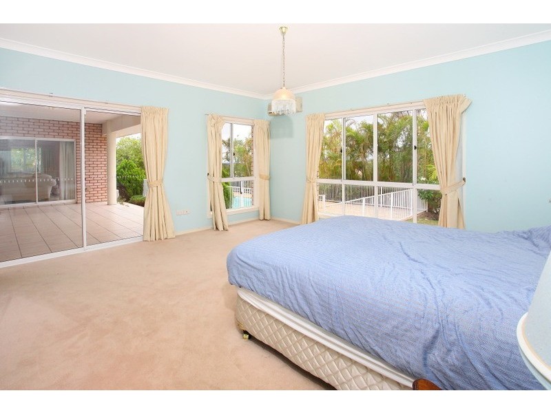 4 Oregon Way, Oxenford QLD 4210