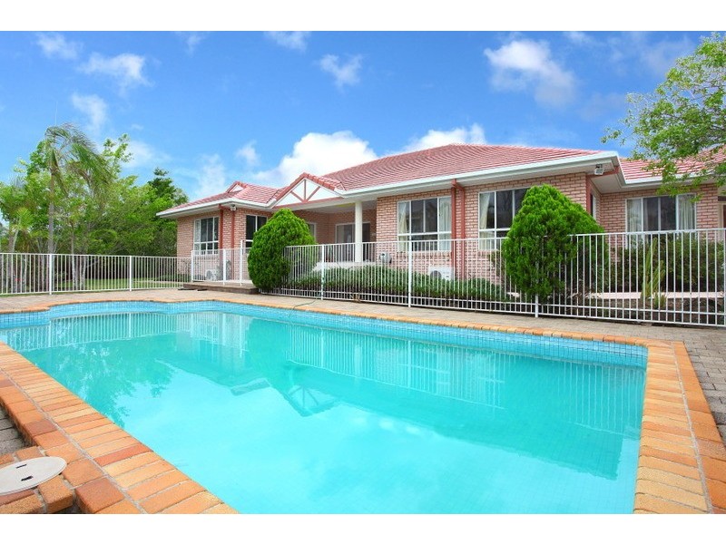 4 Oregon Way, Oxenford QLD 4210