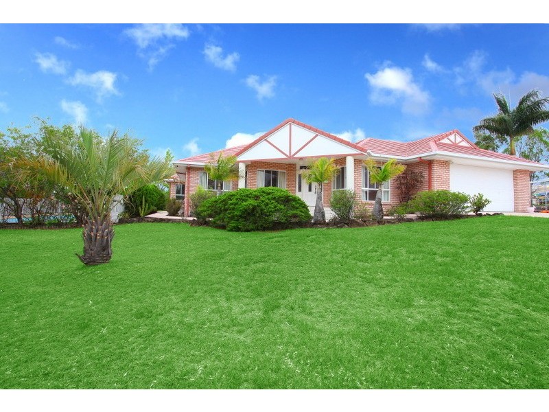 4 Oregon Way, Oxenford QLD 4210