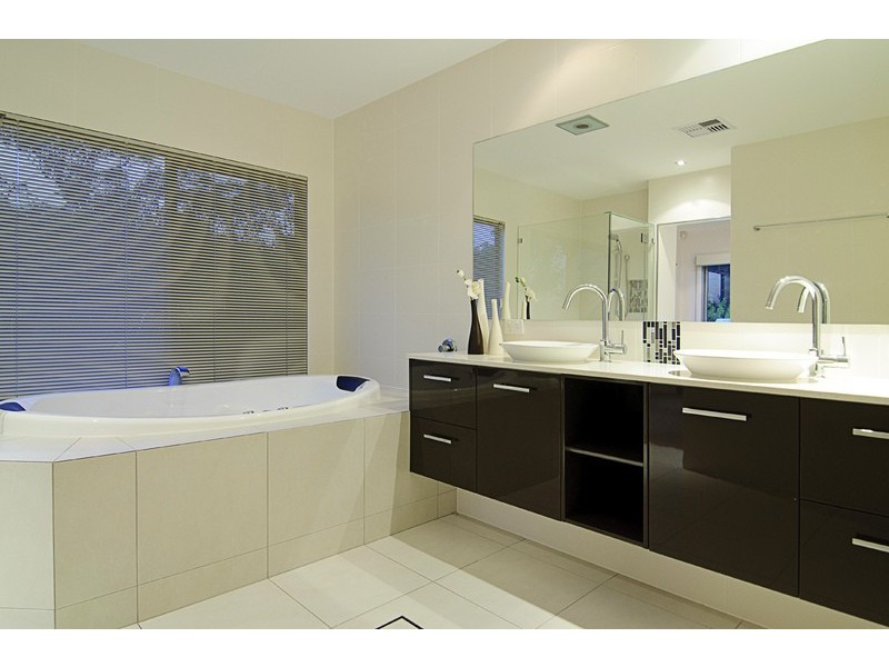 27 Elusive Road, Coomera Waters QLD 4209