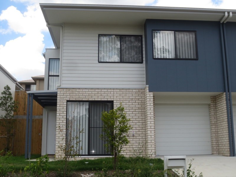 2/13 Chrome Drive, Pimpama QLD 4209