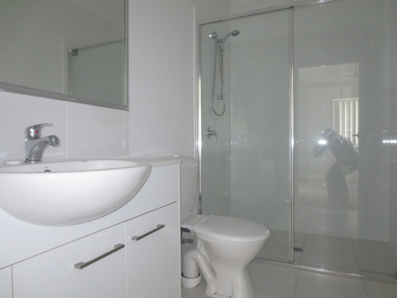 2/13 Chrome Drive, Pimpama QLD 4209