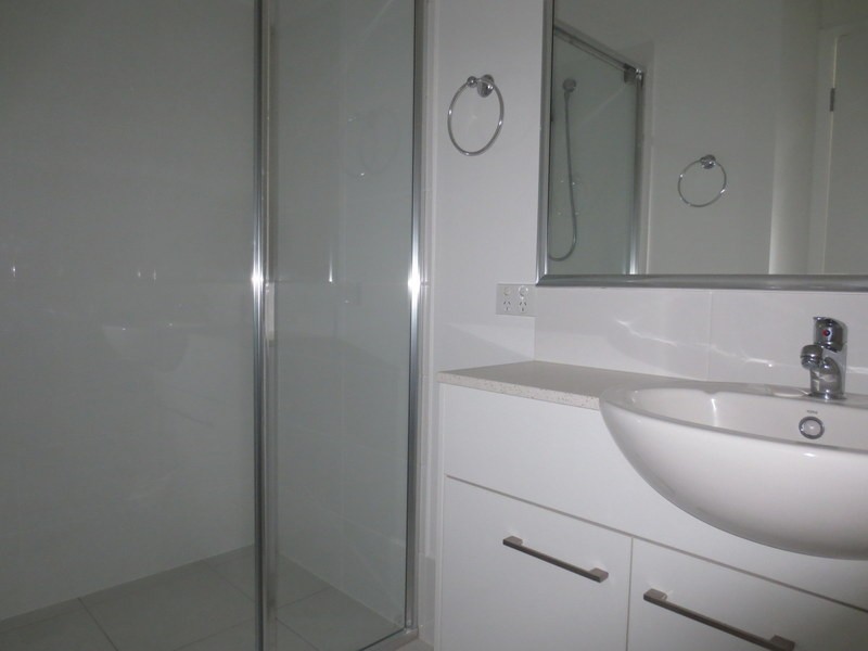 2/13 Chrome Drive, Pimpama QLD 4209
