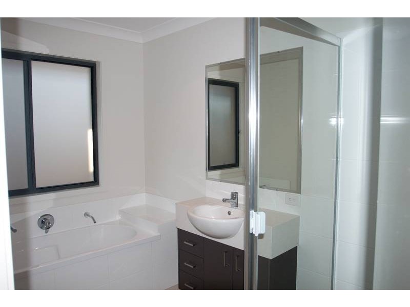 13 Wildflower Circuit, Upper Coomera QLD 4209