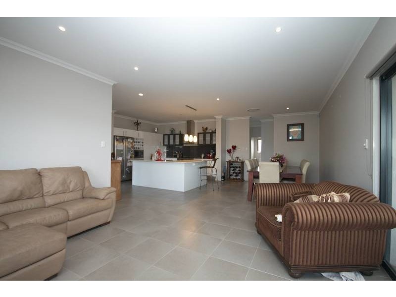 8 McDowall Court, Coomera QLD 4209