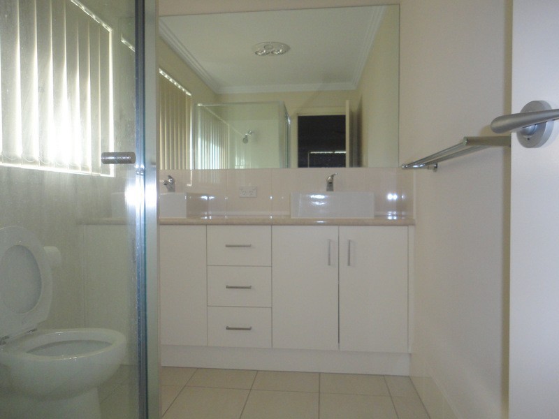 23 Azure Way, Coomera QLD 4209