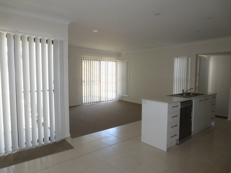 1/15 Chrome Drive, Pimpama QLD 4209