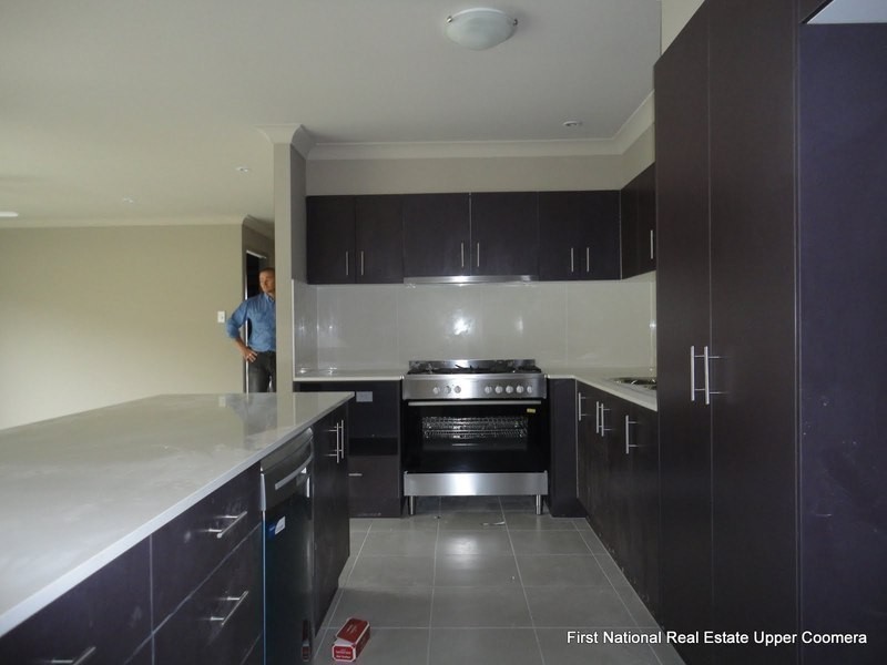 8 Stoney Creek Circuit, Ormeau QLD 4208