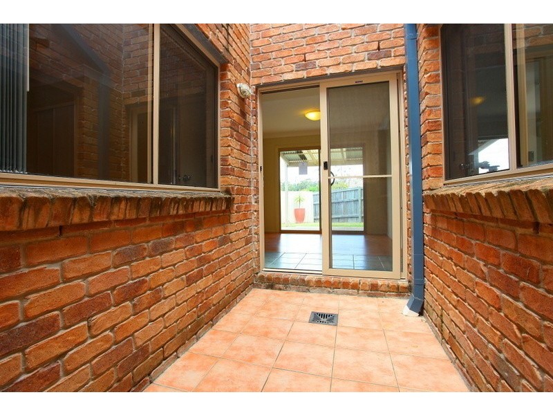 2/2 Bethany Place, Upper Coomera QLD 4209