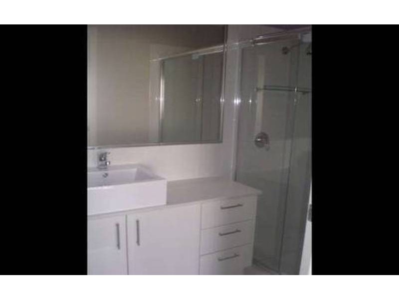 2/22 Bluetail Crescent, Upper Coomera QLD 4209