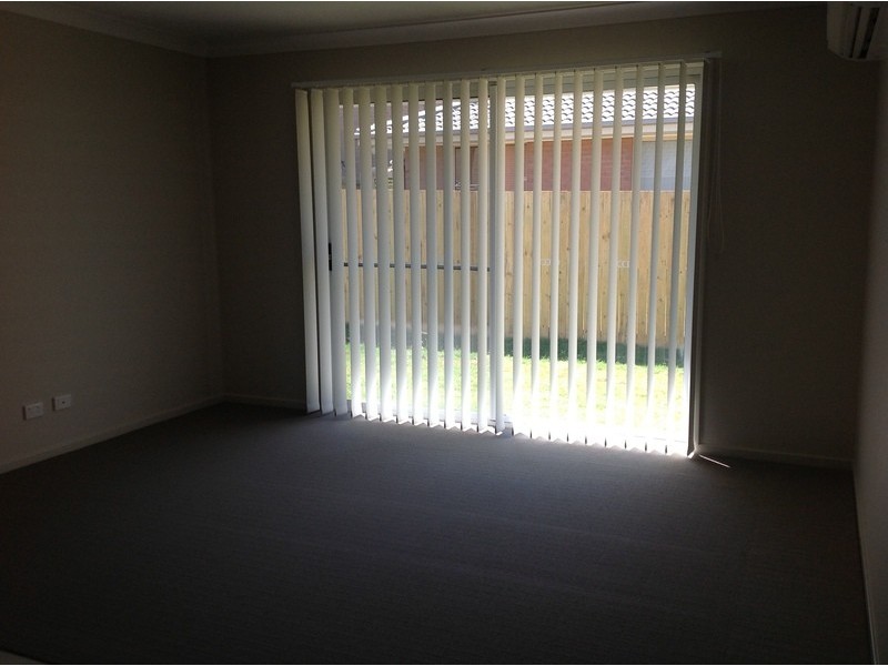 8 Christine Drive, Coomera QLD 4209