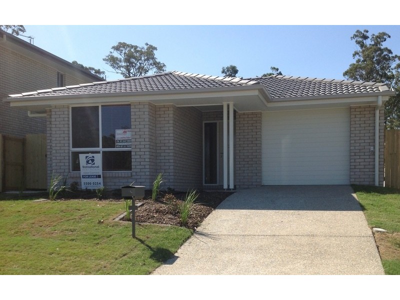 8 Christine Drive, Coomera QLD 4209
