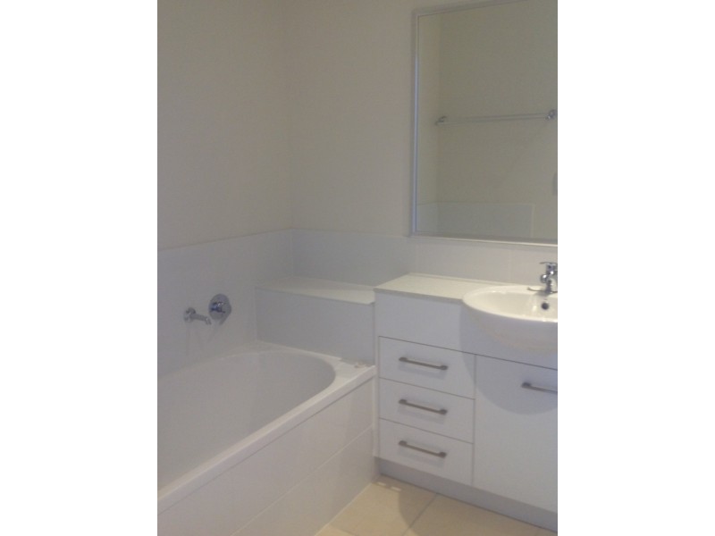 1/17 Chrome Drive, Pimpama QLD 4209