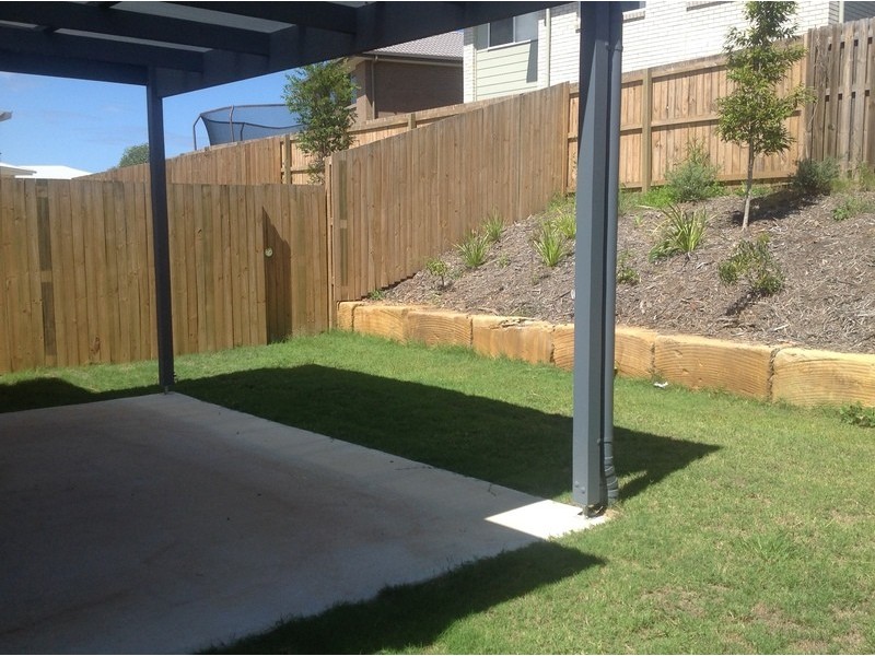 1/17 Chrome Drive, Pimpama QLD 4209