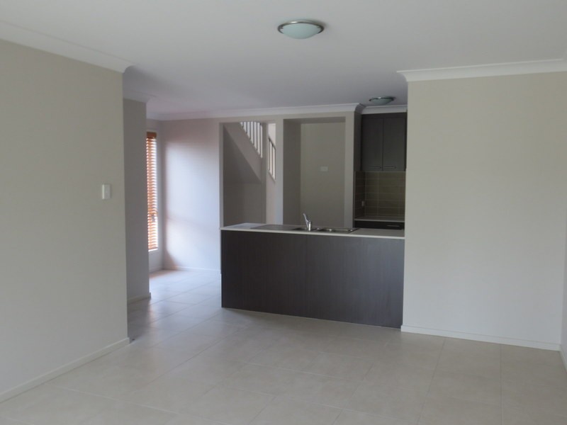 3/3  Christine Drive, Coomera QLD 4209