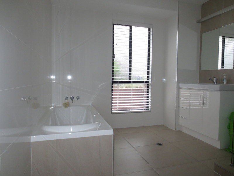 19 Wendy Court, Upper Coomera QLD 4209